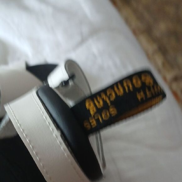 Stylish White Sandals - Picture 2 of 7